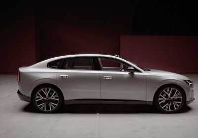 Volvo ES90, l’auto che non è più un’auto