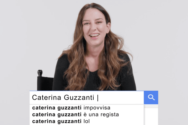 Caterina Guzzanti risponde alle domande più cercate sul web