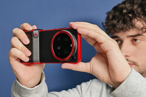 Xiaomi 15 Ultra Photography Kit, lo smartphone si usa come una vera fotocamera! La nostra prova