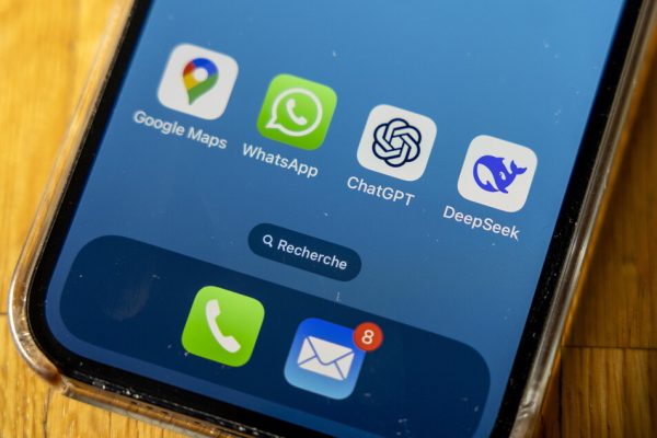 Il 52% di chi usa ChatGpt è donna, boom nel 2025 – Future Tech