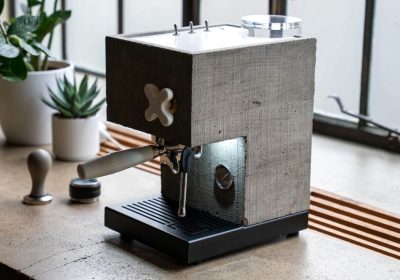 La macchina da caffè realizzata in cemento