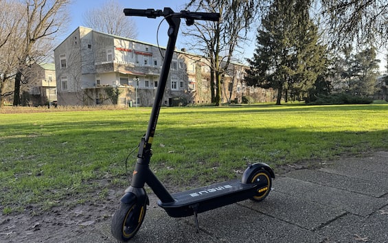 ENGWE, la prova del monopattino Y10: affidabile, leggero, hi-tech