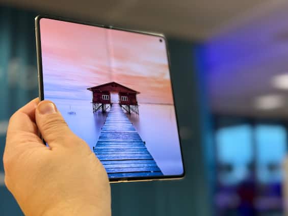 HUAWEI Mate X6: recensione, impressioni, funzionalità, prezzi