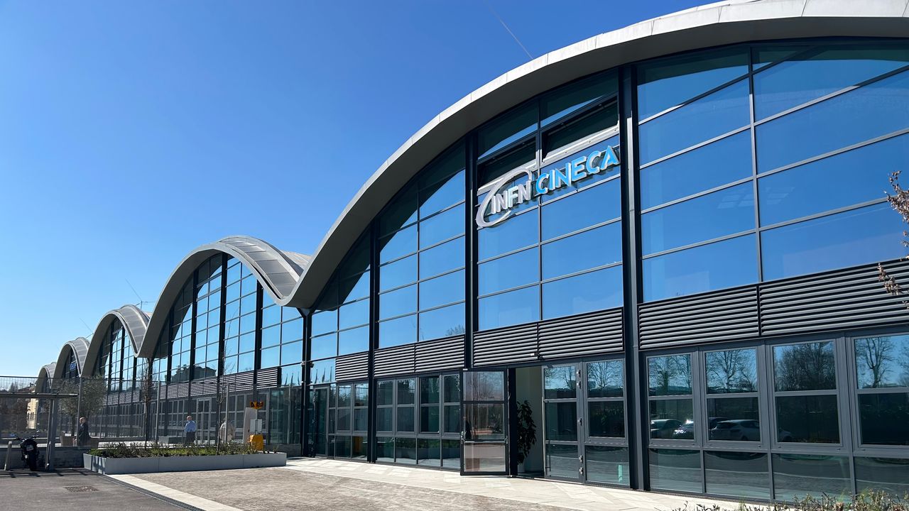 Microchip in salsa “padana”, il futuro si progetta tra Pavia e Bologna