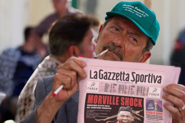 U.S. Palmese, il nuovo film dei fratelli Manetti ha un ottimo spunto ma non funziona