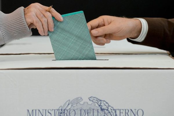 Voto ai fuorisede, c’è una proposta di legge per renderlo definitivo