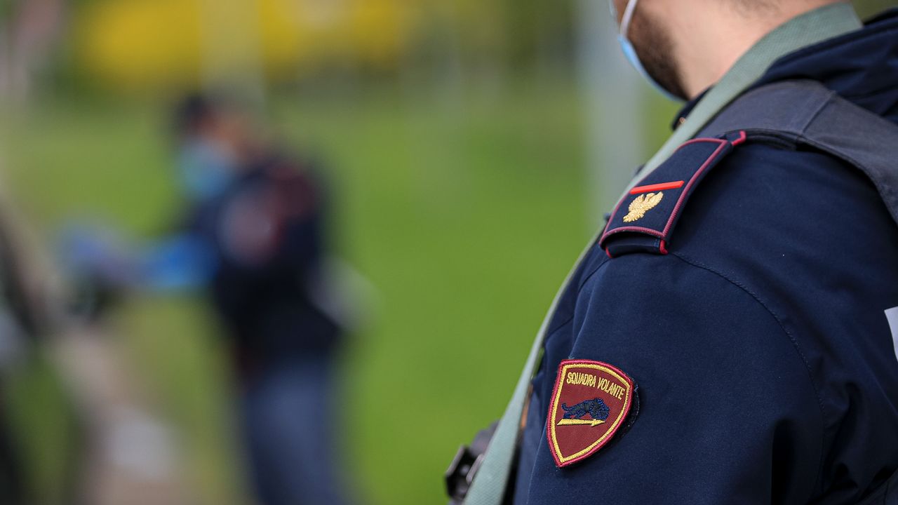 Codice della strada, troppe patenti ritirate e sospese, ma gli incidenti calano di poco. E le prefetture non riescono a gestire il carico