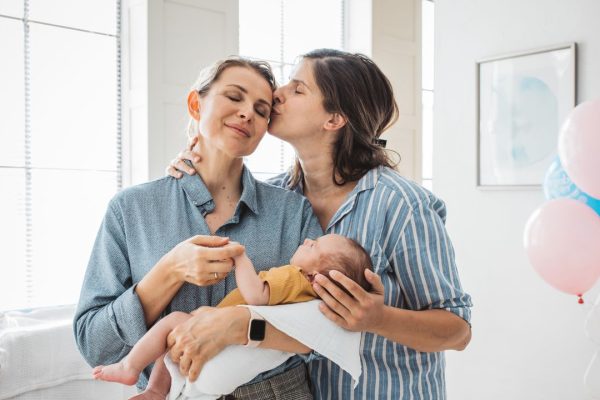 Sulla carta di identità dei minori è giusto usare la parola “genitori”