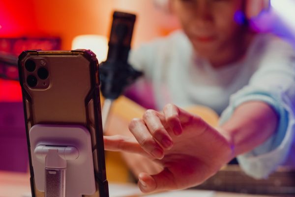 Dipendenti creator, sono loro il futuro dei social?