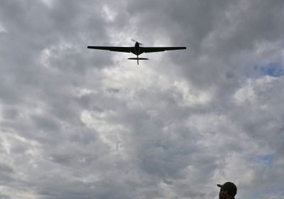 Difesa, l’Europa stanzia 910 milioni per il comparto e dà via libera alle aziende ucraine