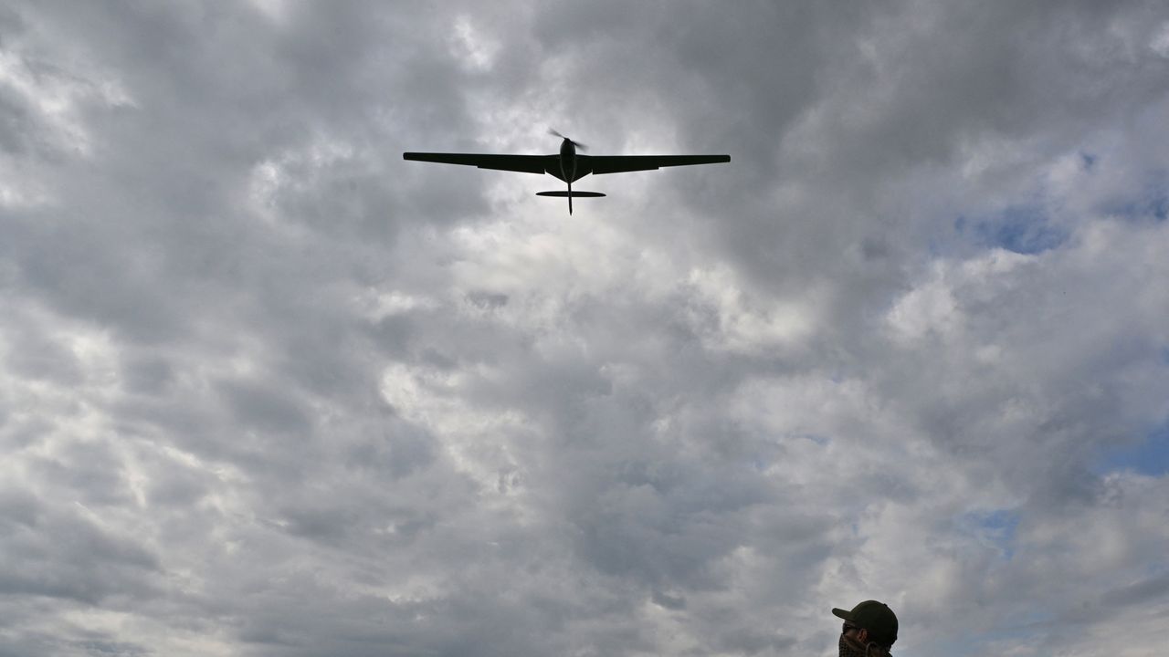 Difesa, l’Europa stanzia 910 milioni per il comparto e dà via libera alle aziende ucraine