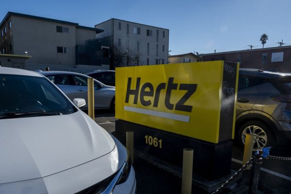 Le patenti dei clienti dell’autonoleggio Hertz sono finite sul dark web