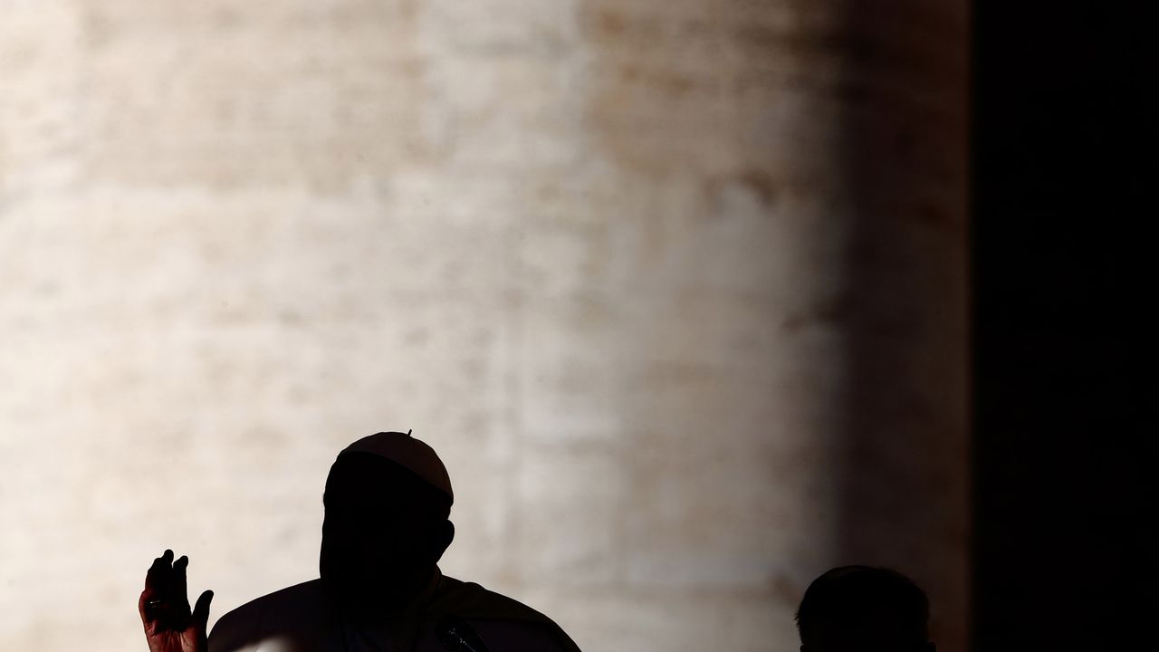 Papa Francesco non è stato il progressista che vogliono farci credere