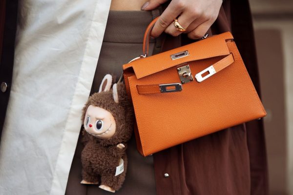 Labubu, cosa sono i pupazzetti diventati un’ossessione e come riconoscere i falsi