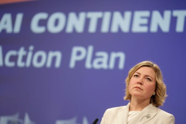 Burocrazia e intelligenza artificiale, l’Ue annuncia tagli alle regole