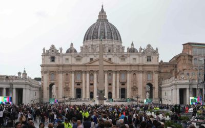 Le truffe e i tentativi di frode legati alla morte di Papa Francesco