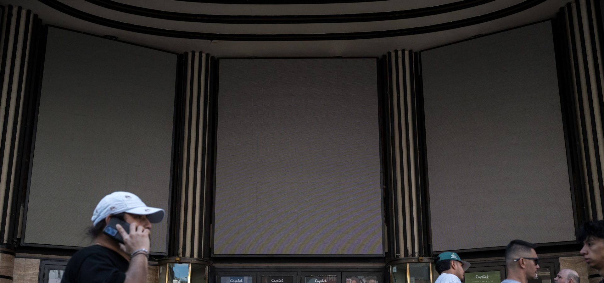 Blackout in Spagna e Portogallo, le immagini delle città senza elettricità