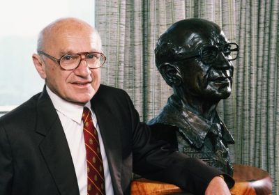 La parabola della matita di Milton Friedman citata da Elon Musk, e cosa c’entrano i dazi di Trump