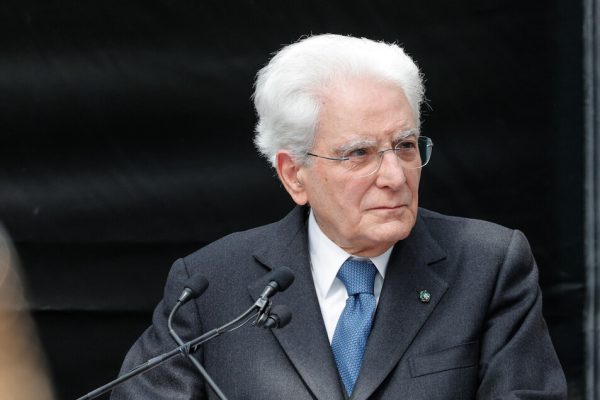 Mattarella, dall’IA rischi diminuzione pluralismo linguistico – Notizie