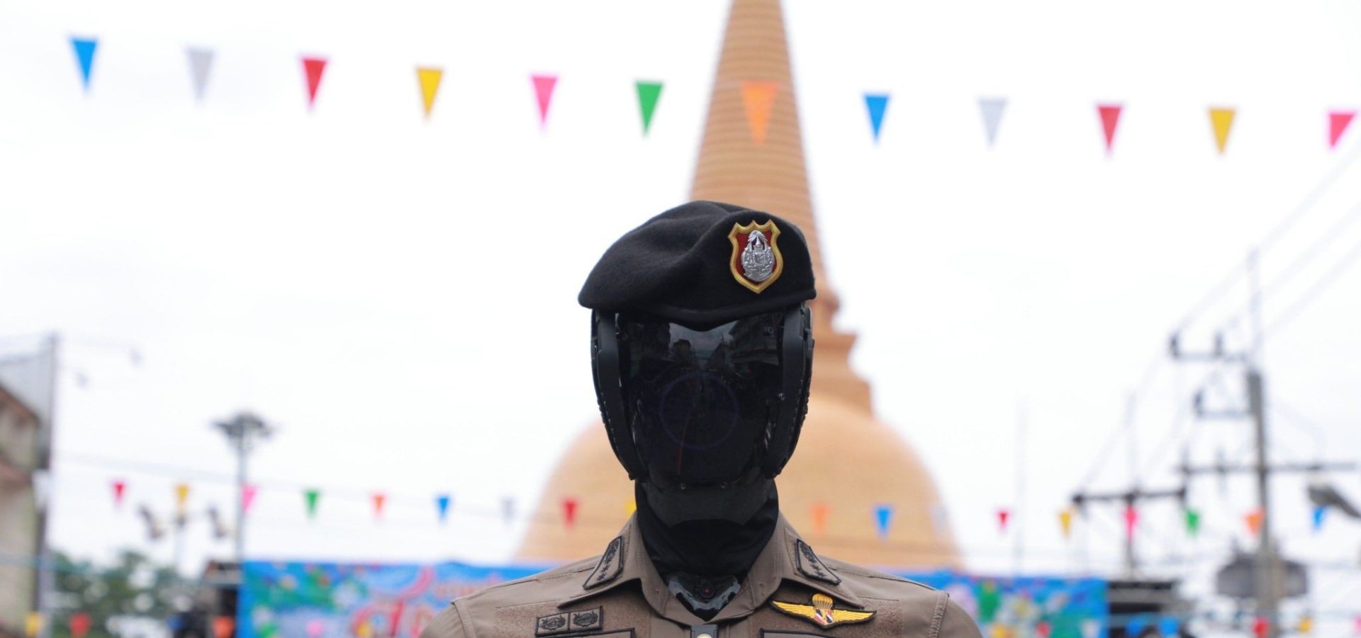 Il nuovo robot della polizia thailandese