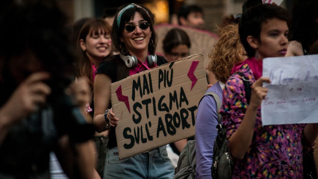 Aborto in Italia, cosa ci dicono i dati dell’Istituto superiore di sanità