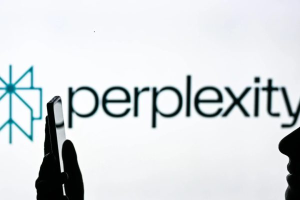 Perplexity AI nel mirino di Apple: potenziale maxi acquisizione da 14 miliardi