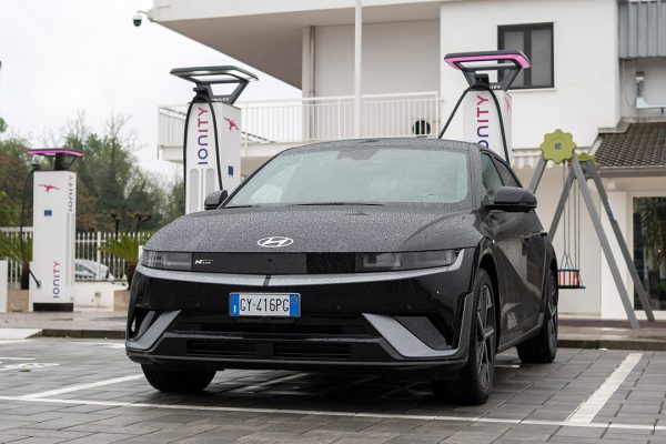 Con 800 volt addio ansia da ricarica: la prova con Hyundai Ioniq 5 e Ioniq 6