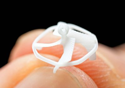 Creato il robot volante wireless più piccolo del mondo: è ispirato alle api