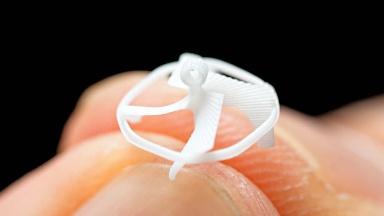 Creato il robot volante wireless più piccolo del mondo: è ispirato alle api