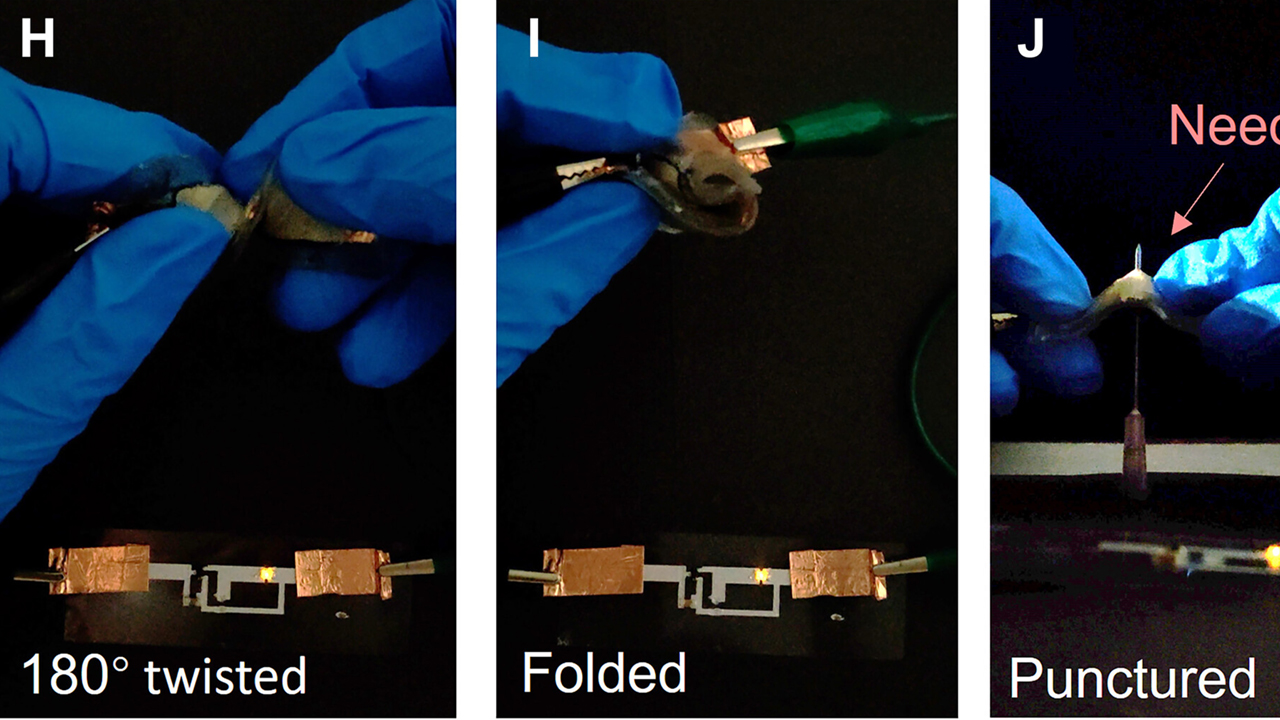 Dall'Università di Berkeley la batteria agli ioni di litio che funziona anche da attorcigliata, perforata e tagliata