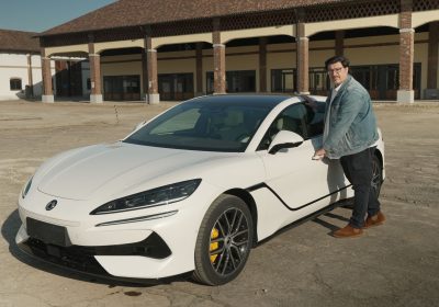 Primo contatto con Denza Z9GT: la shooting-brake che gira su sé stessa