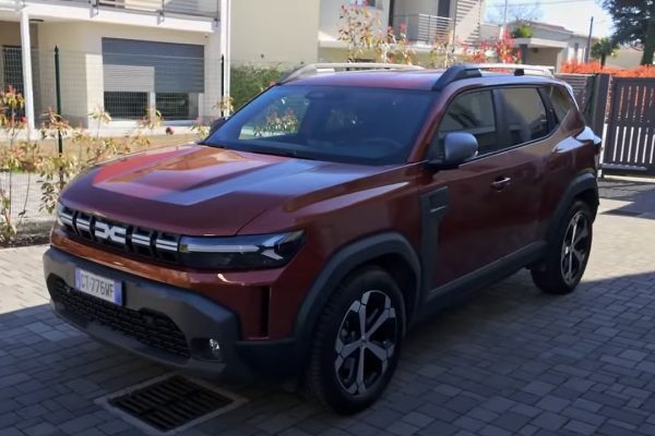 Dieci giorni con Dacia Duster Hybrid 140, quanto consuma davvero?