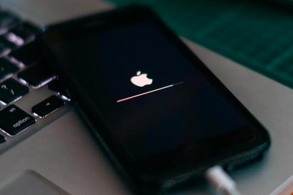 Disponibili aggiornamenti a iOS 18.4.1, iPadOS 18.4.1, macOS Sequoia 15.4.1 e altri update Apple
