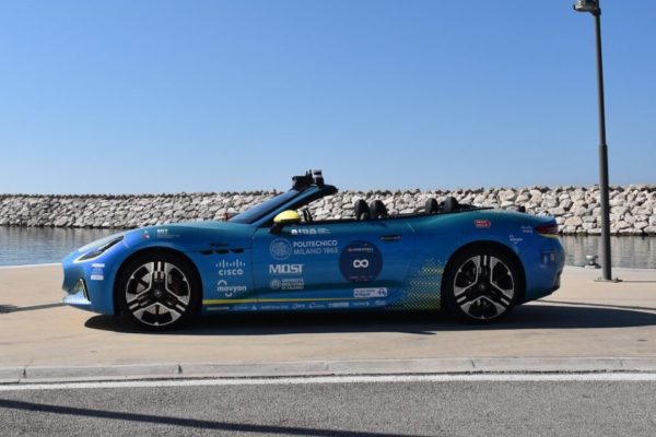 Effettuato il primo test  in Italia di un'auto a guida autonoma nel traffico