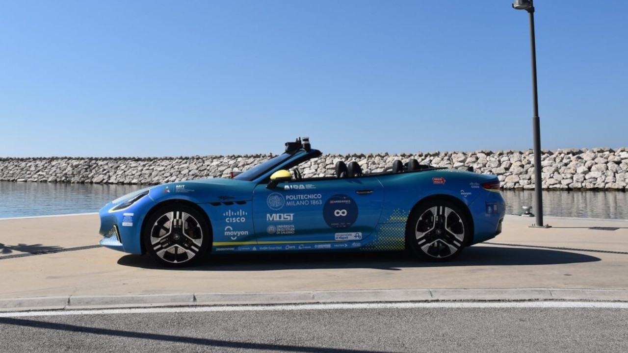 Effettuato il primo test  in Italia di un'auto a guida autonoma nel traffico