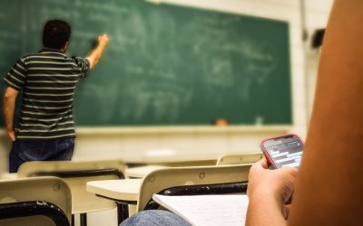 Olanda, un anno senza smartphone in classe: cosa è successo agli studenti