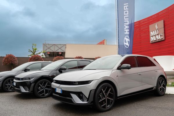 Hyundai Ioniq 5 N Line, il crossover che ricarica anche lo stile