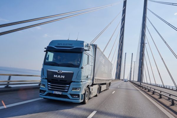 Il camion elettrico MAN eTGX ha percorso 3.400 km dall’Artico alla Germania con la sola ricarica pubblica