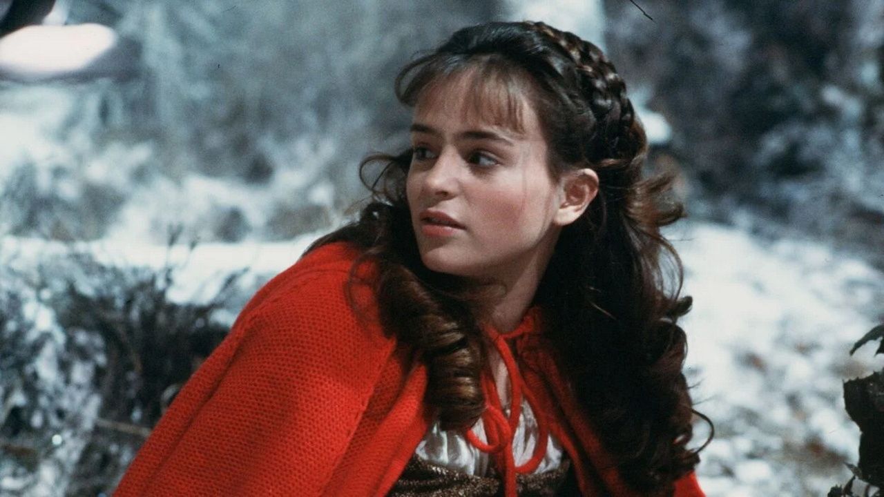 In compagnia dei lupi, il significato profondo della fiaba gotica di Neil Jordan