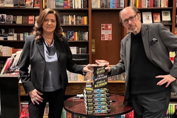 Jeffery Deaver e Isabella Maldonado, intervista agli autori del thriller Fatal Intrusion