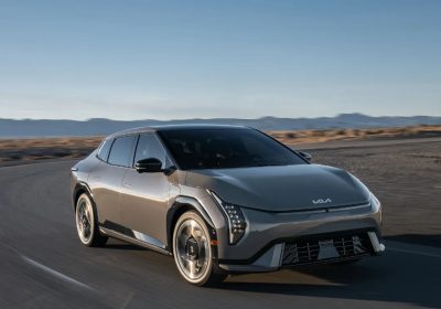 Kia presenta EV4: la berlina completamente elettrica debutterà negli USA nel 2026