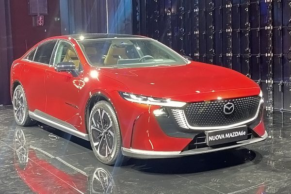 Mazda 6e lancio ufficiale: un'auto bella con cui Mazda fa sul serio nell'elettrico