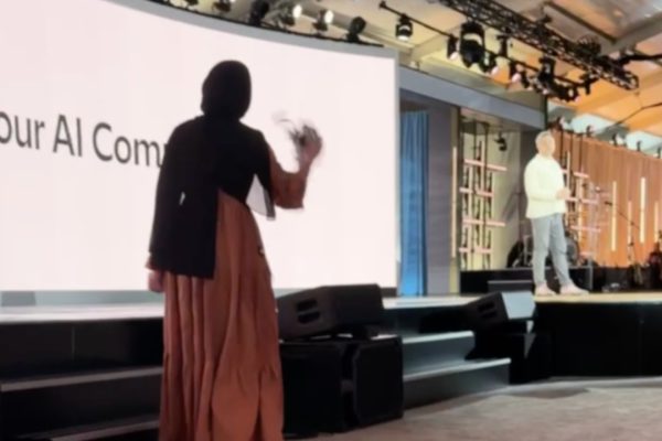 Microsoft licenzia due dipendenti dopo le proteste durante l'evento del 50° anniversario