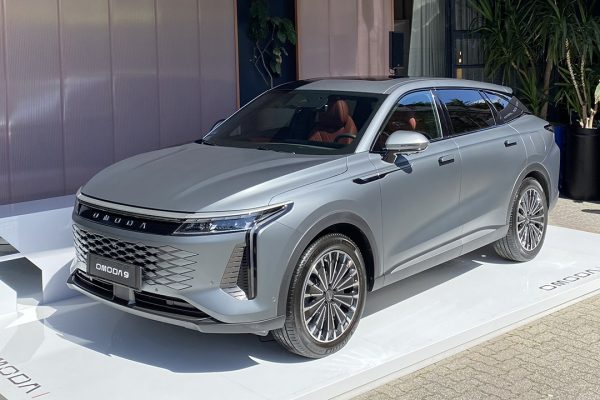 Omoda 9 arriva in Italia: design ricercato e motore Super Hybrid, anche 4WD