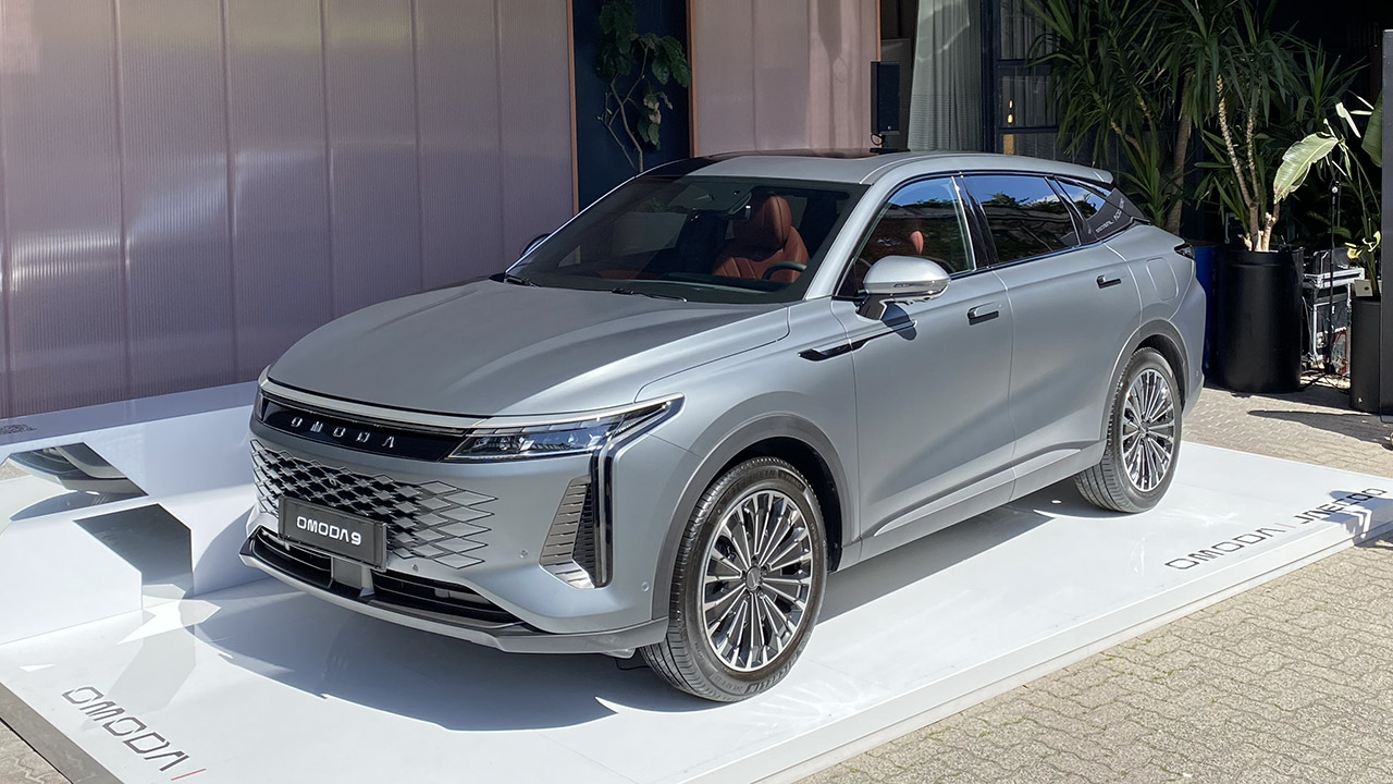 Omoda 9 arriva in Italia: design ricercato e motore Super Hybrid, anche 4WD