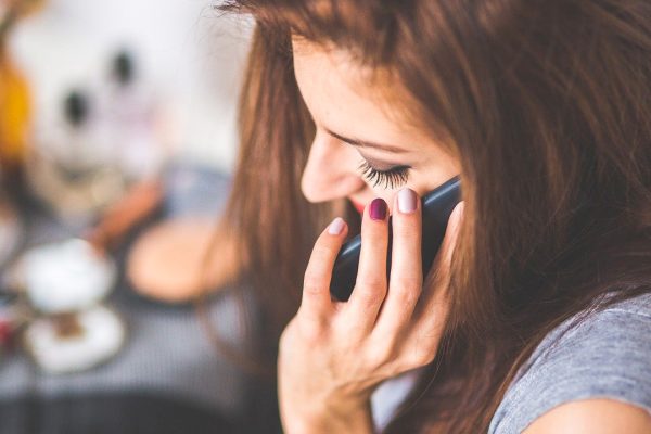 Operatori virtuali in Italia, sono davvero veloci quanto quelli tradizionali? Lo studio