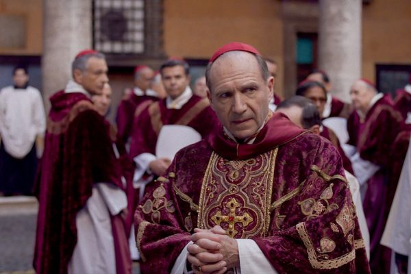 Dove vedere Conclave, il film perfetto per questo momento