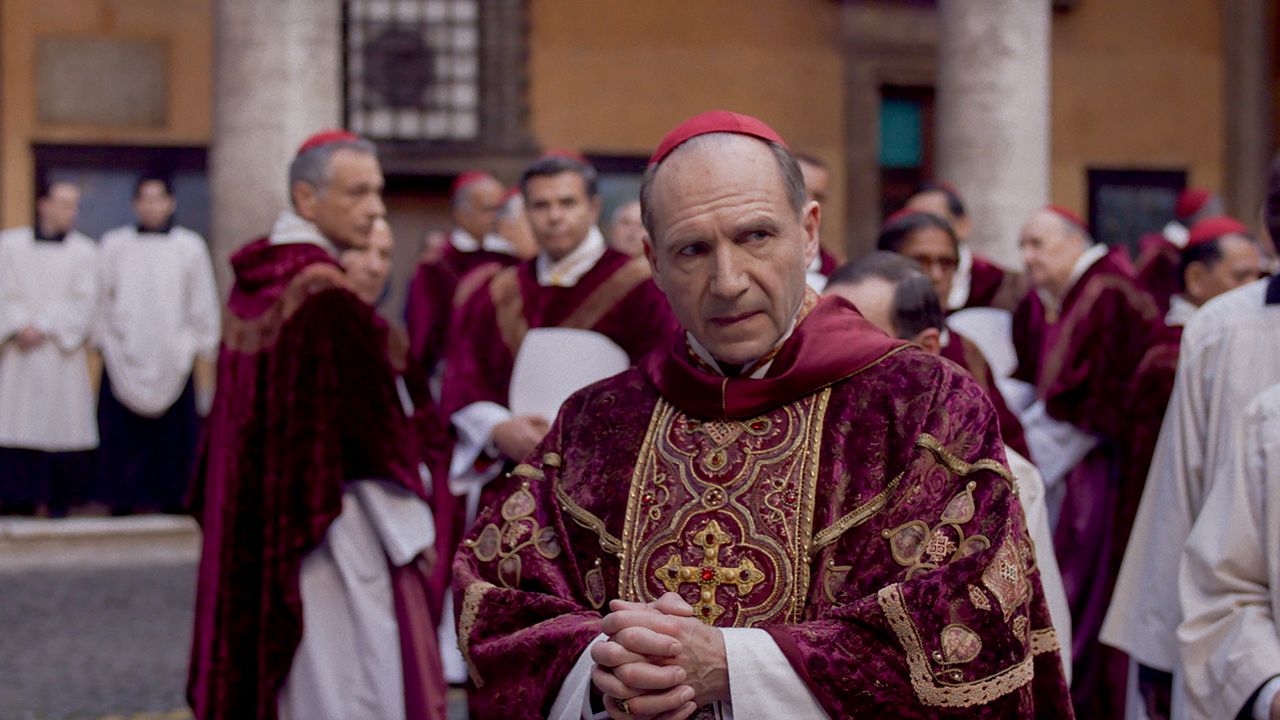 Dove vedere Conclave, il film perfetto per questo momento