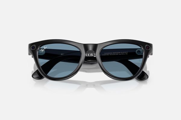 Gli occhiali Ray-Ban Meta possono ora tradurre live anche in italiano