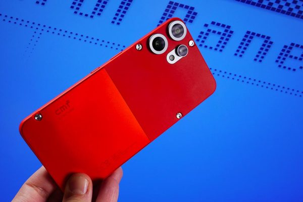 Recensione CMF by Nothing Phone 2 Pro: economico sì ma con stile. Best buy!